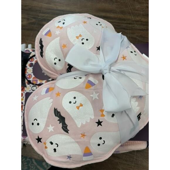 Adorable Pink Halloween Blanket Set, Heart Pillow, Bat Headband, Ghosts, Bats - Picture 3 of 6